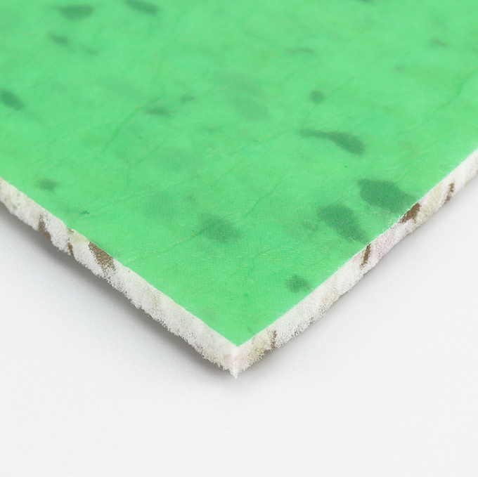 El color sólido de los puntos verdes no patina alfombra no tejida de la esponja de la espuma de la PU sida la base para el apartamento