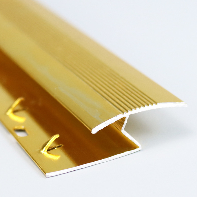 Teja de aluminio del ajuste de la tira de la cubierta del ribete de la alfombra del metal de la aleación de oro durable confiable del funcionamiento